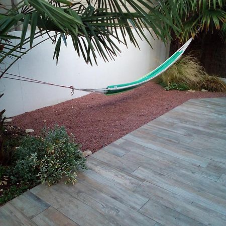 Les Palmiers - Vacation Home Saint-Xandre ภายนอก รูปภาพ